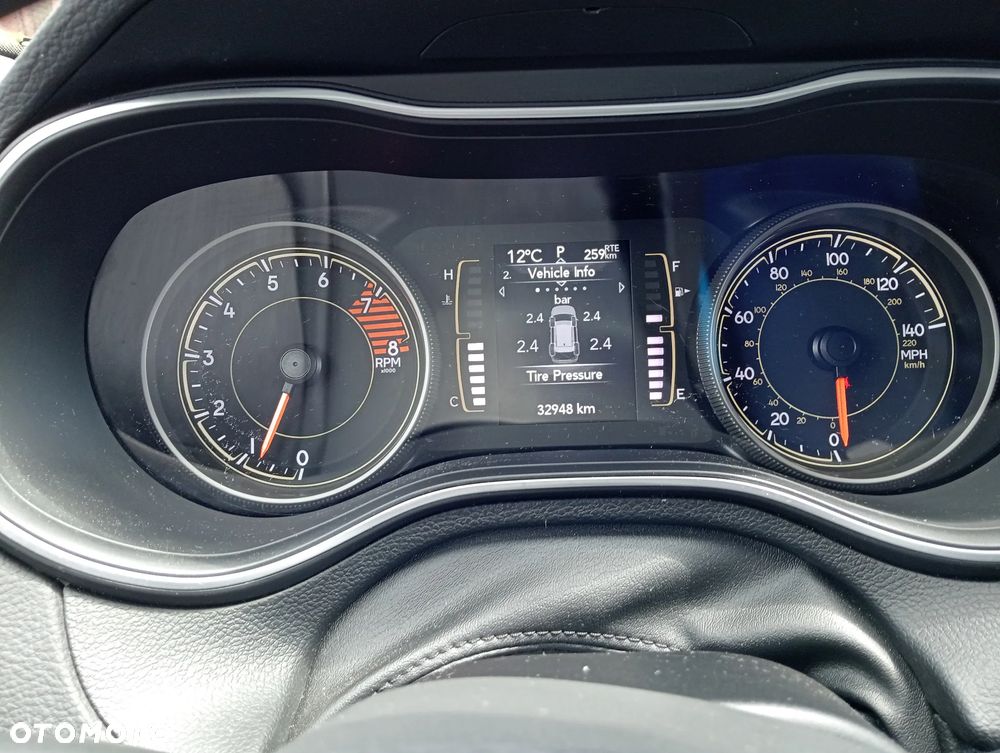 Jeep Cherokee - 14