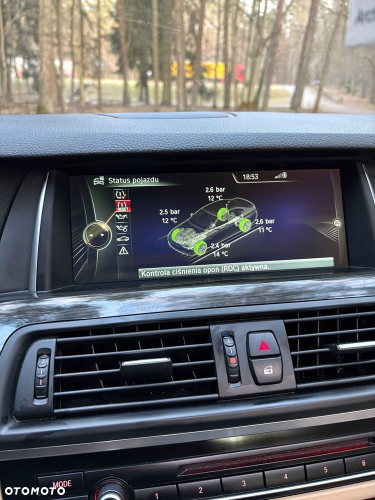 BMW Seria 5 535i - 32