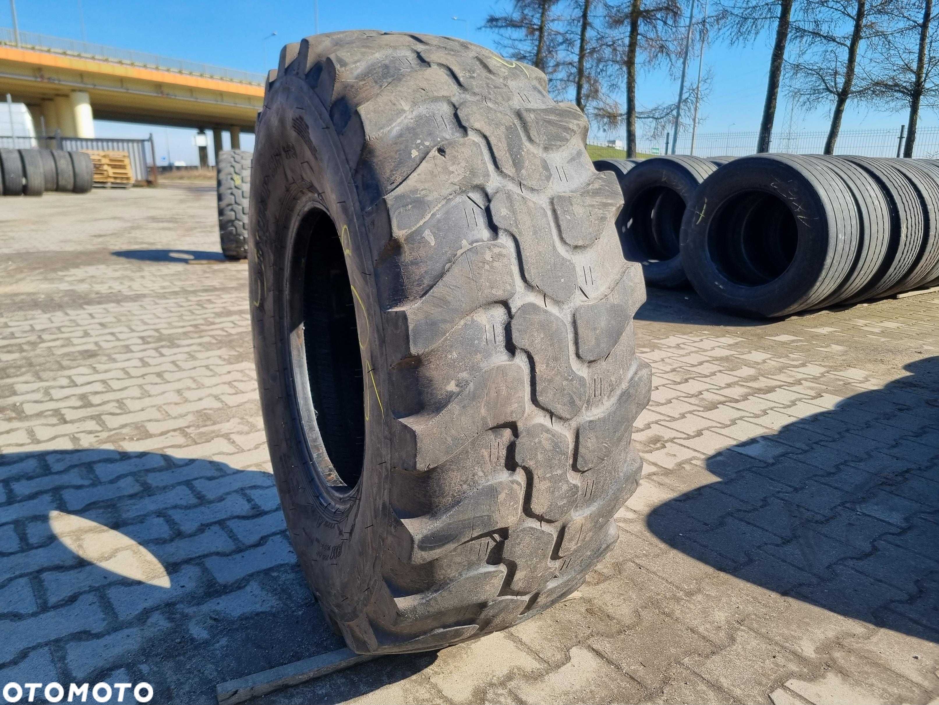 405/70R20, 16/70R20 Opona Przemysłowa  DUNLOP SPT9 - 1
