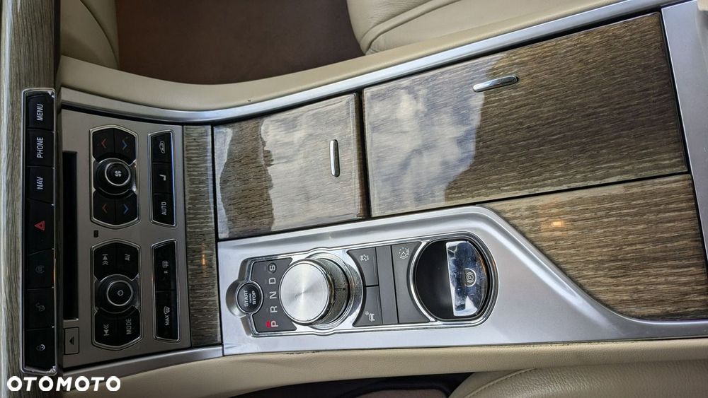 Jaguar XF 2.2 D Luxury - 33