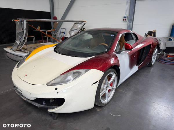 McLaren MP4-12C Coupe