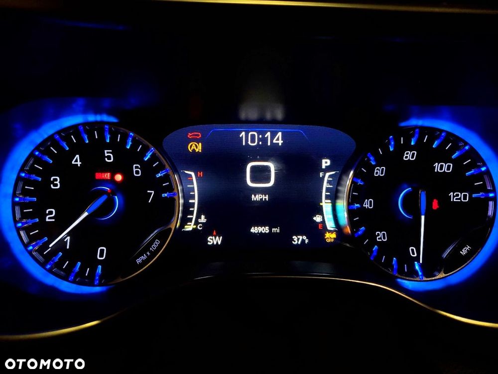 Chrysler Pacifica - 10