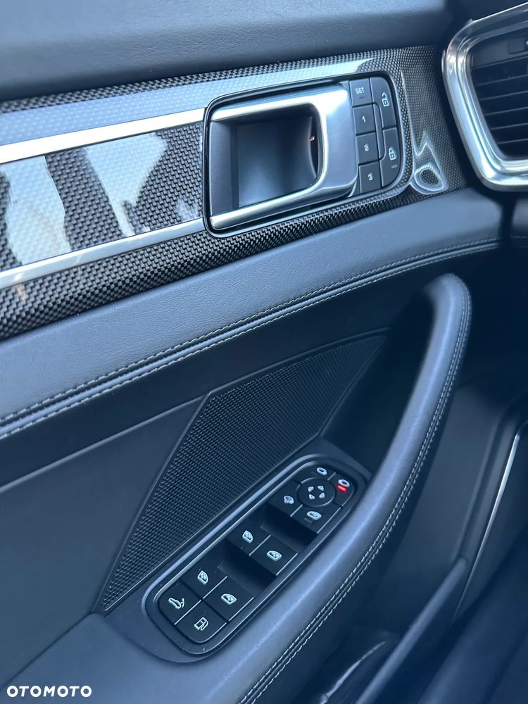 Porsche Panamera - 26