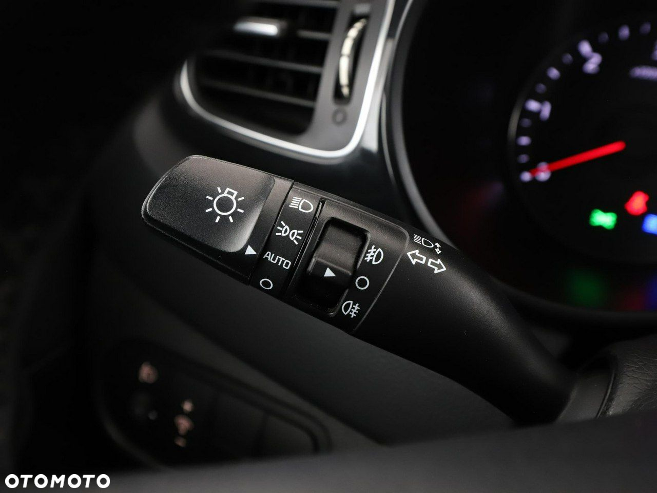 Kia Carens 1.7 CRDi L - 27