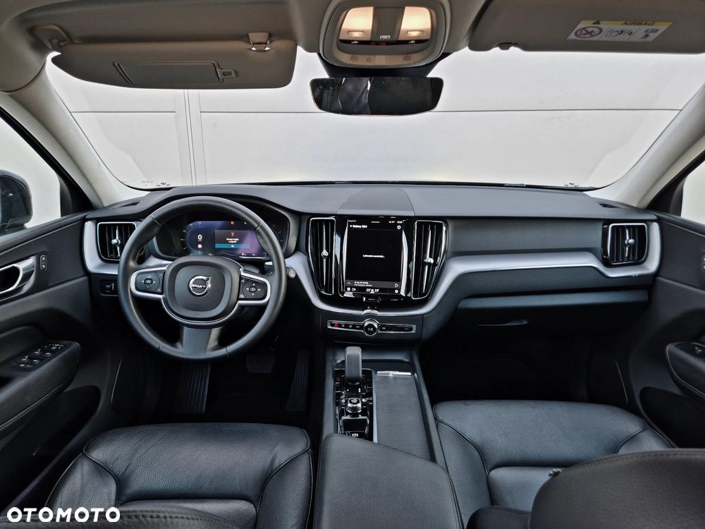Volvo XC 60 B4 D Momentum Pro - 22