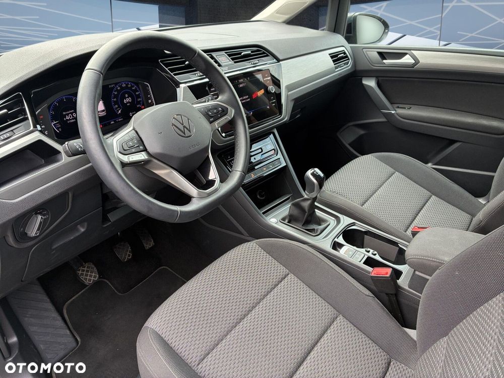 Volkswagen Touran - 5