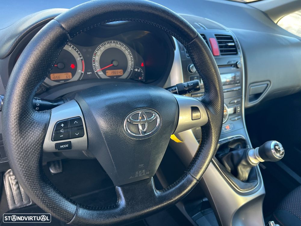 Toyota Auris 1.4 D-4D Exclusive +P.Sport+VSC - 24