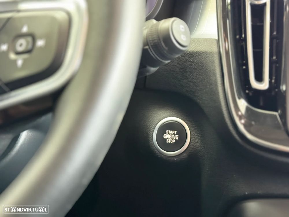 Volvo XC 40 1.5 T5 PHEV Inscription Expression — fotografia 33
