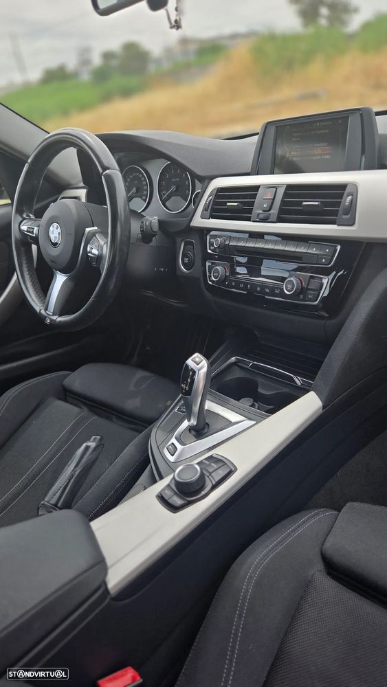 BMW 330 e iPerformance - 12