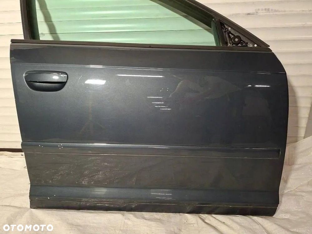 Audi A3 8P 2009 Drzwi prawe przednie tylnie przód prawy tył LZ7H fajny stan - 7