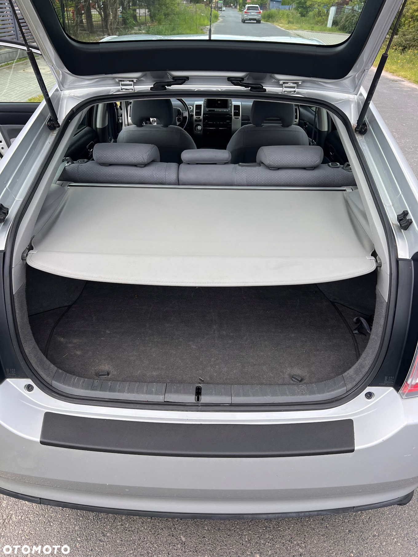 Toyota Prius (Hybrid) Executive - 24
