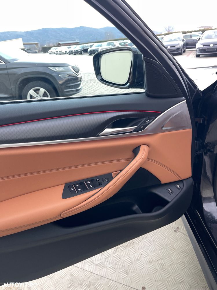 BMW Seria 5 530e Aut. M Sport Edition - 28