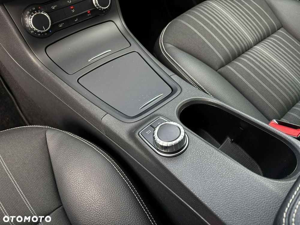 Mercedes-Benz Klasa B 200 7G-DCT UrbanStyle Edition - 20