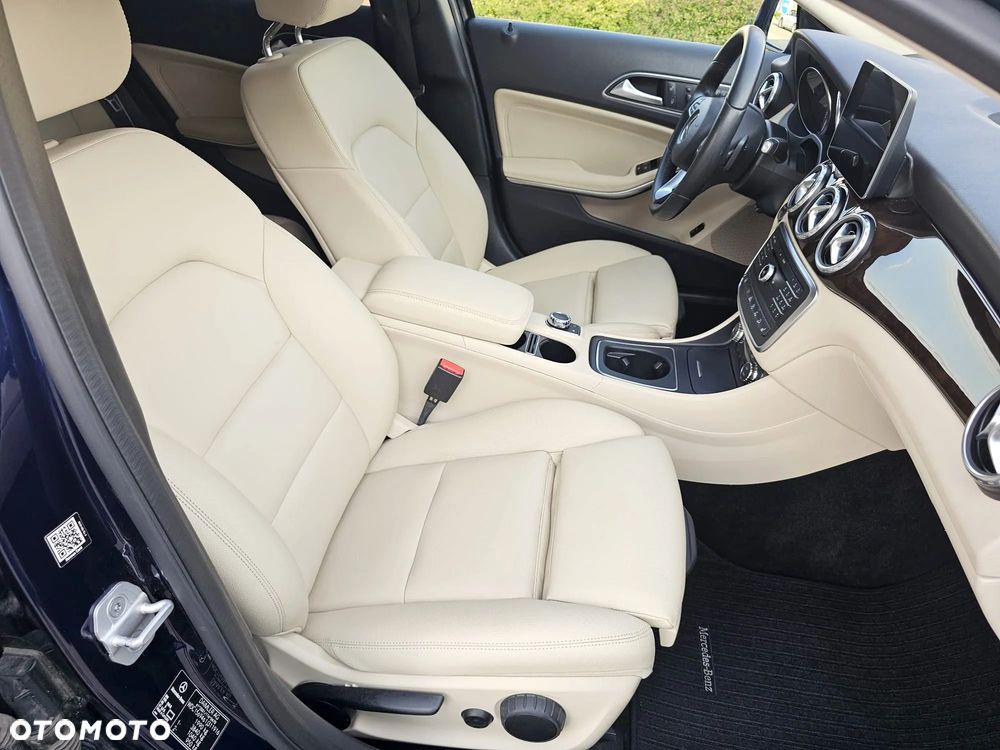 Mercedes-Benz GLA 250 4-Matic - 23