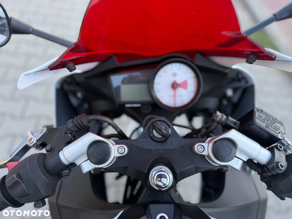 Yamaha YZF - 32
