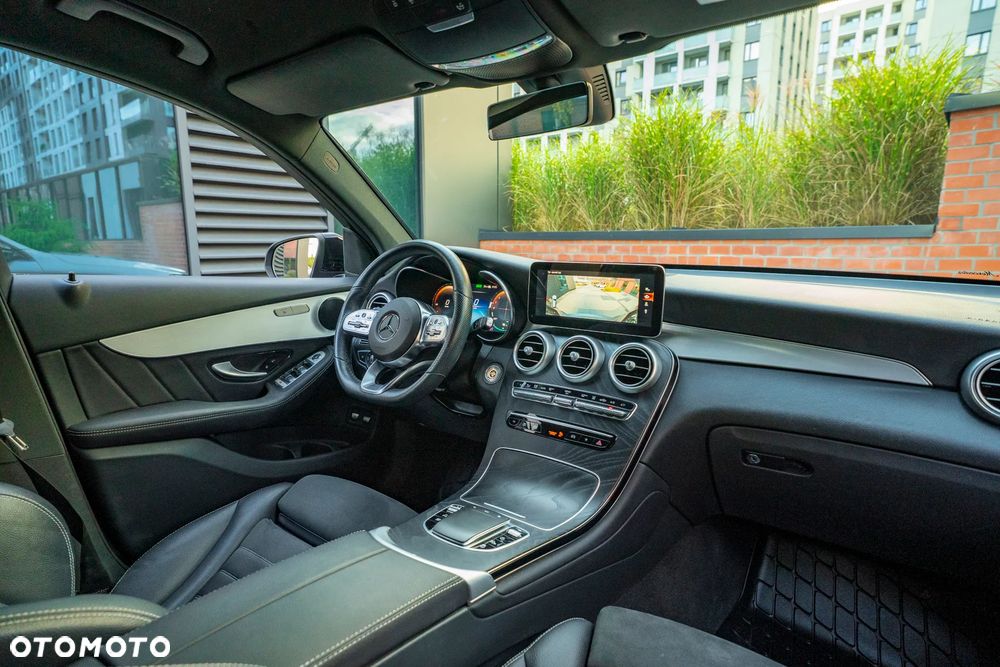 Mercedes-Benz GLC 300 e 4-Matic - 20