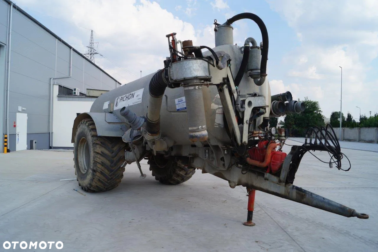 Pichon Wóz Asenizacyjny TCI 11350 L z ramieniem do pompowania - 13