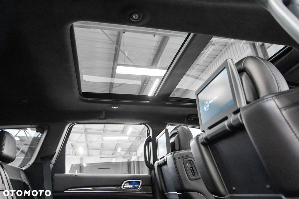 Jeep Grand Cherokee - 21