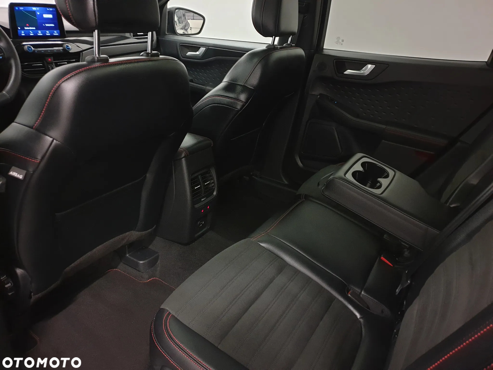 Ford Kuga 2.0 EcoBlue 4x4 ST-LINE X - 39