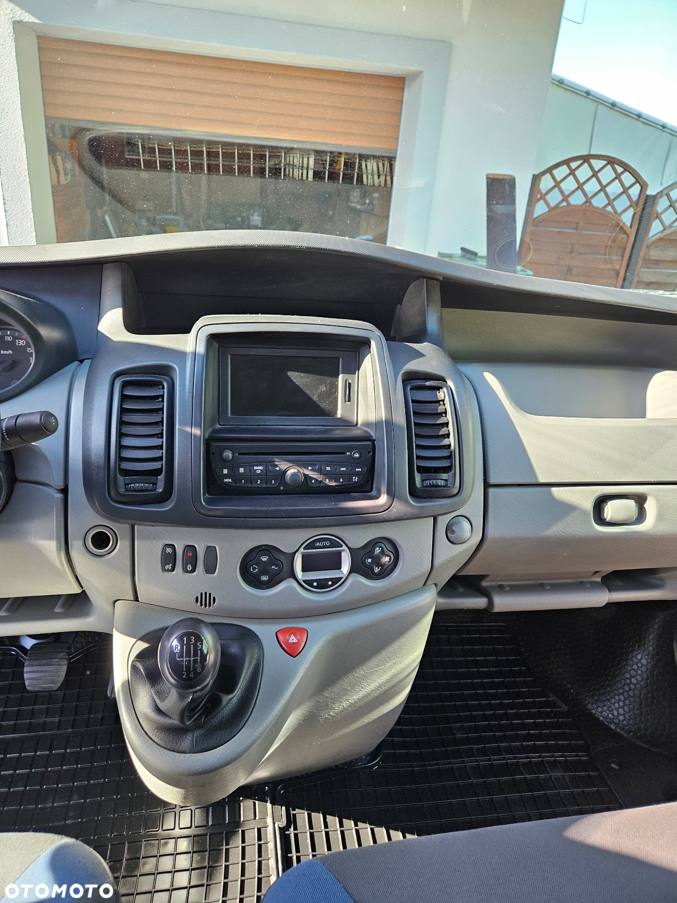 Renault Trafic - 2