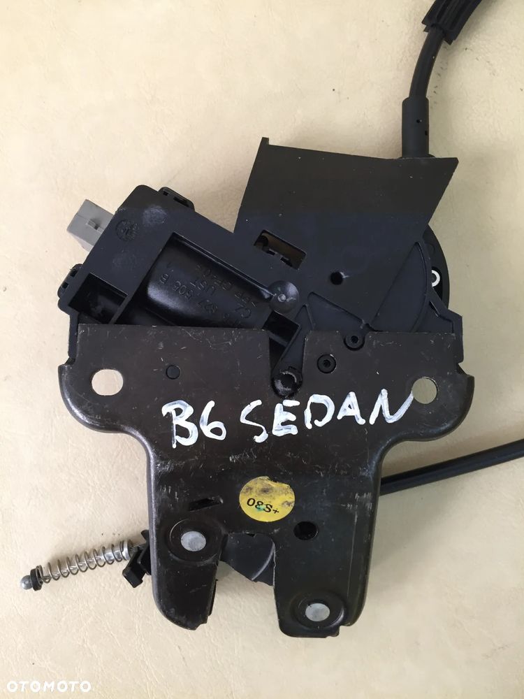 ZAMEK KLAPY TYŁ BAGAŻNIKA VW PASSAT B6 AUDI A4 B7 A6 C6 SEDAN 4E0827505C 4F5827505B 3C5827531D - 2