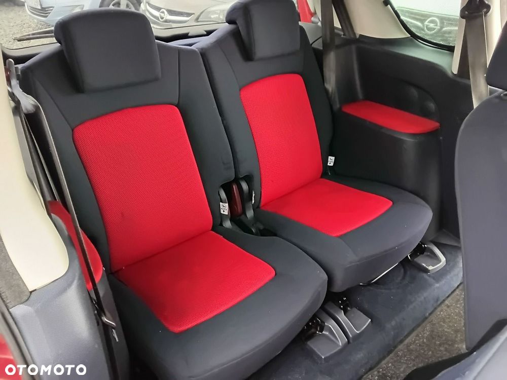 Peugeot 1007 - 10