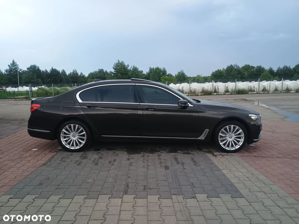 BMW Seria 7 740Li - 5