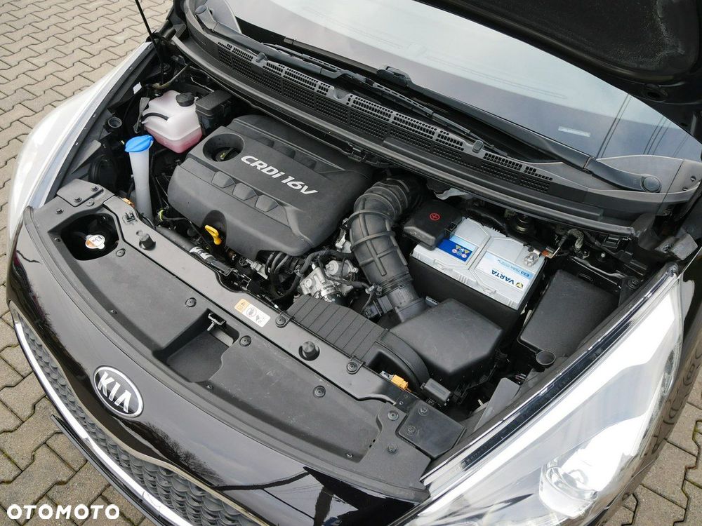 Kia Carens - 23