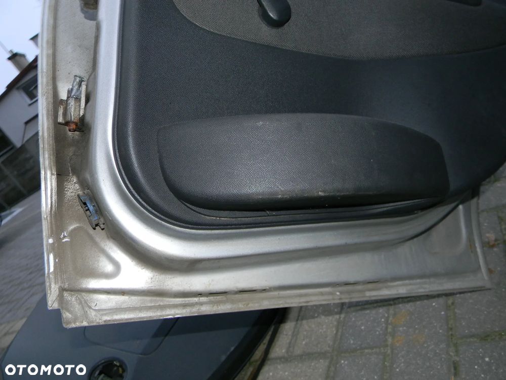drzwi lewe prawe tył przód OPEL CORSA C Z147 5D - 18