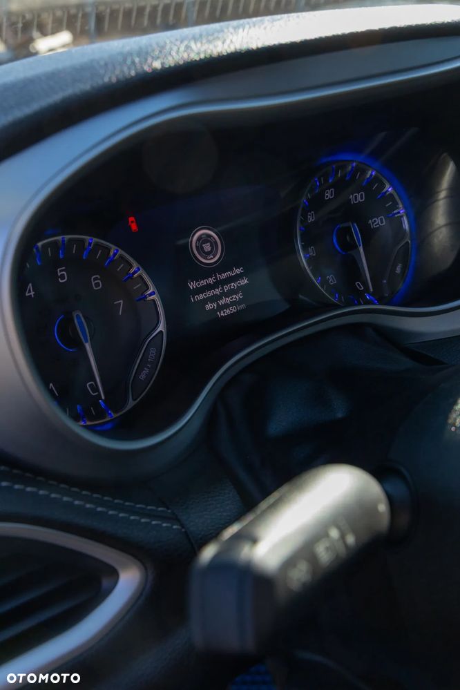 Chrysler Pacifica - 26