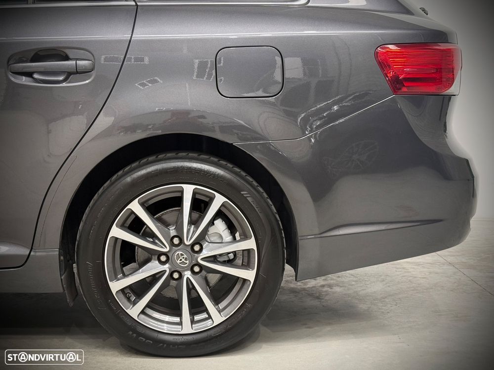 Toyota Avensis SW 2.0 D-4D Luxury - 28