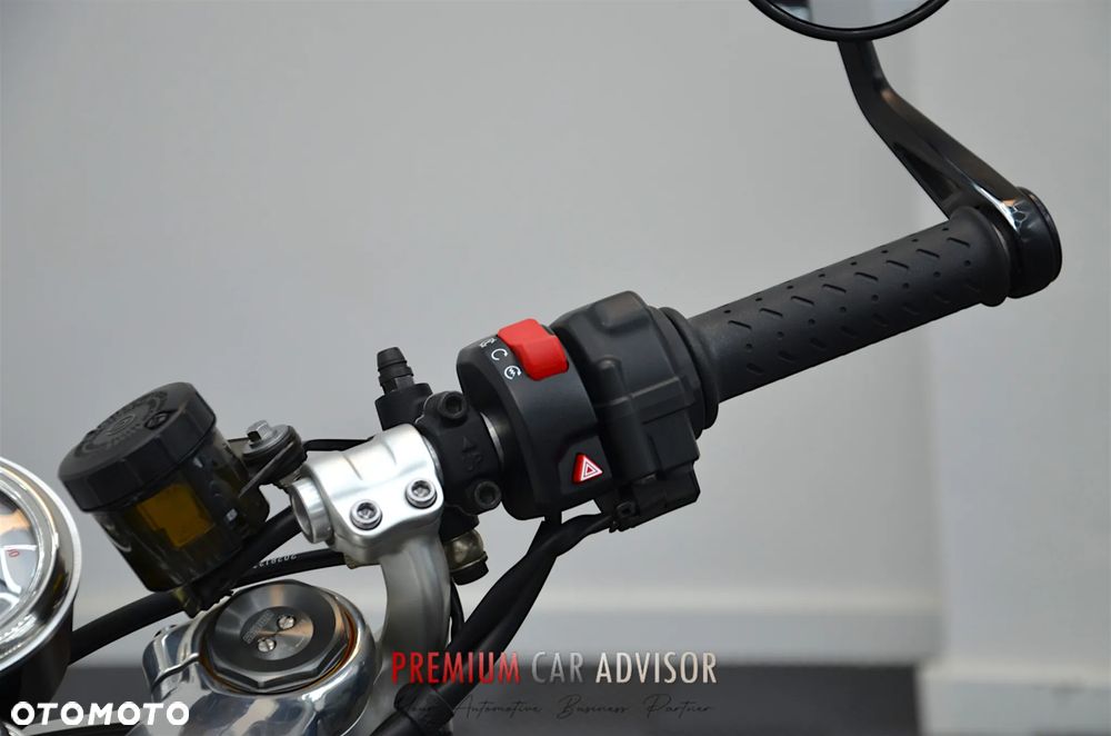 Triumph Thruxton - 13