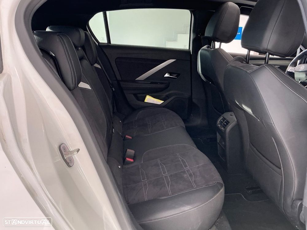 Opel Astra 1.2 Turbo Auto Ultimate - 10