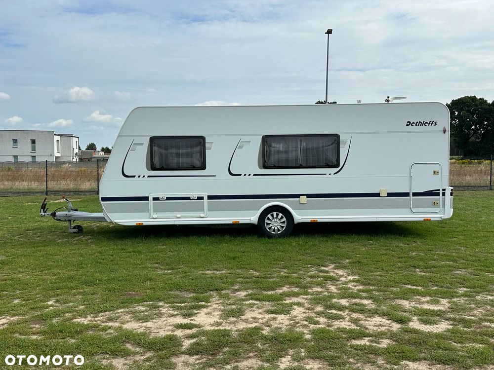Dethleffs 550 NOMAD z przedsionkiem Isabella i łóżkami piętrowymi. - 7