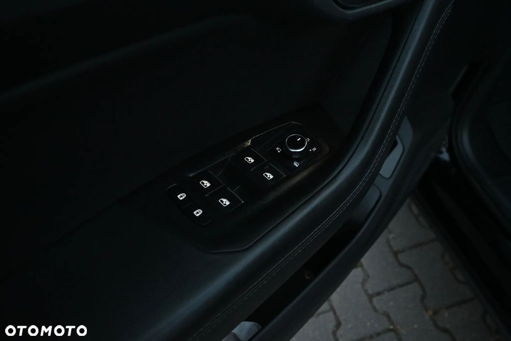Volkswagen Touareg - 36