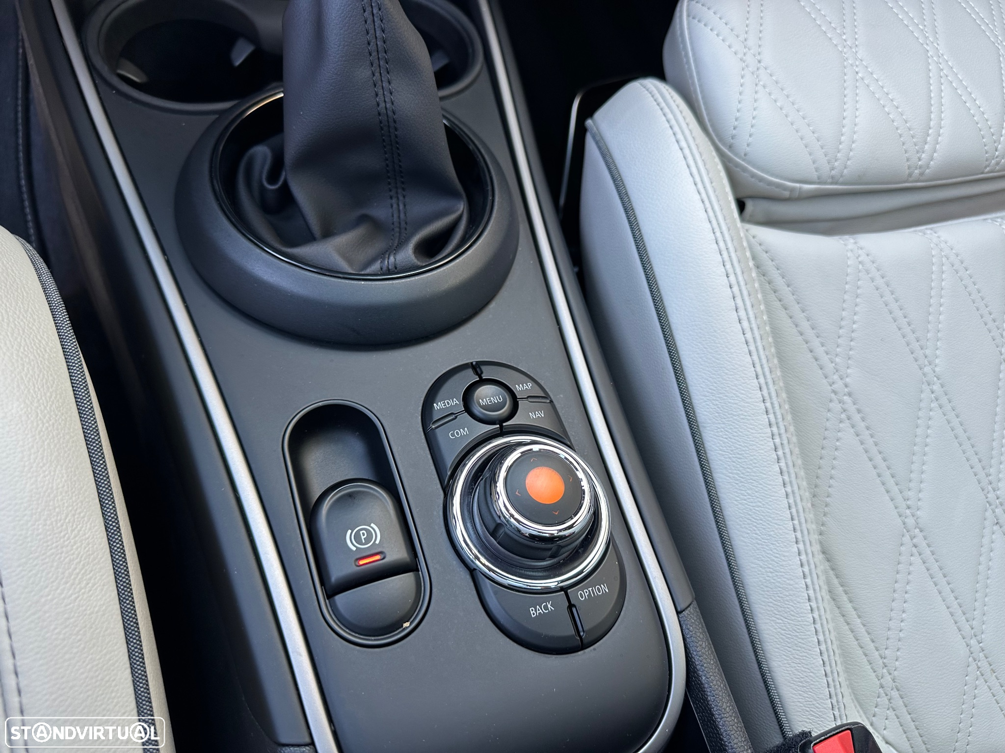 MINI Countryman Cooper SE ALL4 Auto - 25