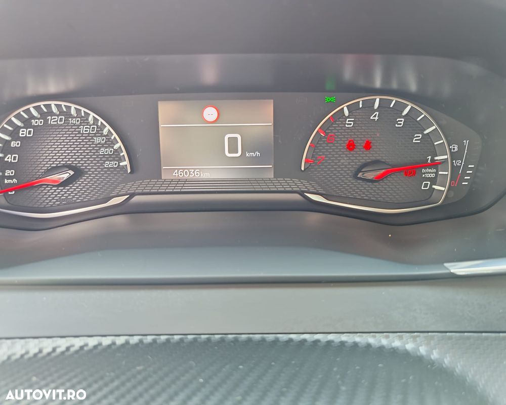 Peugeot 2008 1.2 L PureTech STT Active - 9