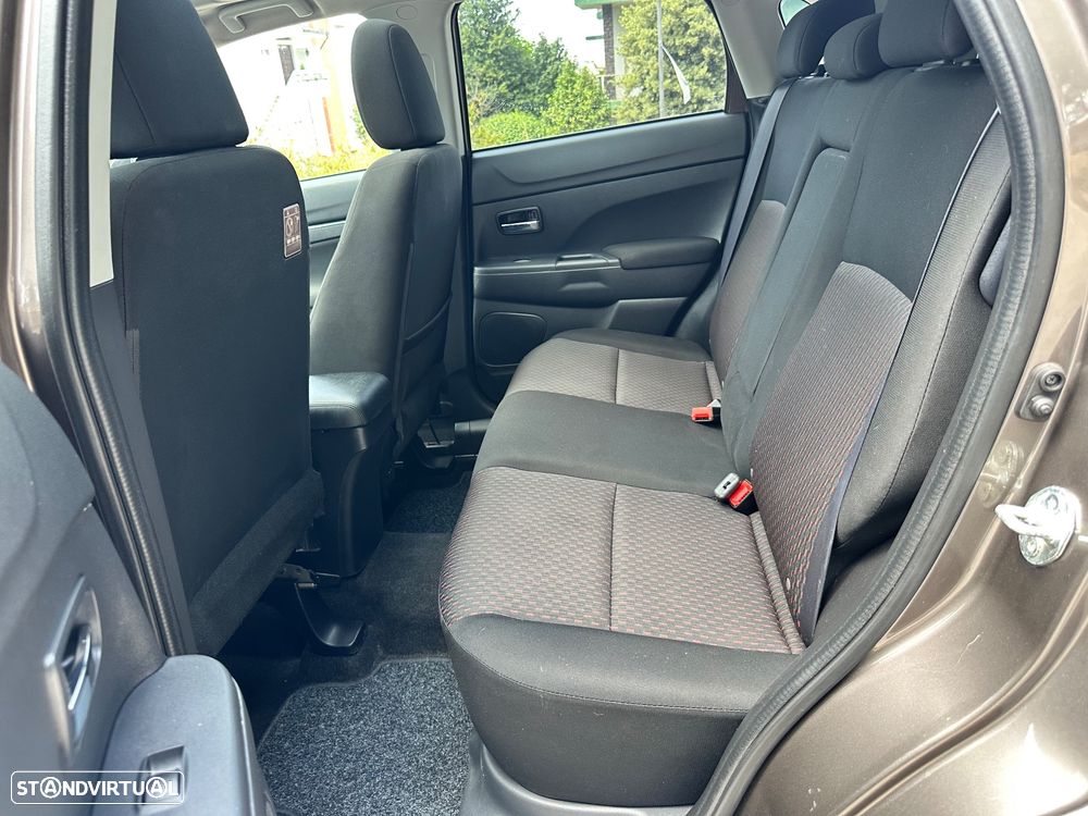 Mitsubishi ASX 1.6 MIVEC Intense - 31