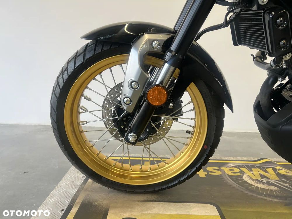 Yamaha XSR - 7