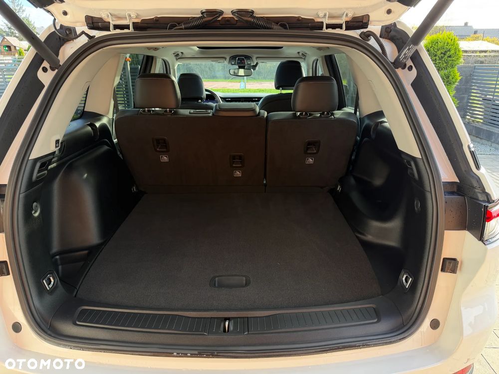 Jeep Grand Cherokee - 17