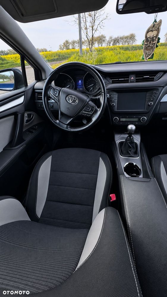 Toyota Avensis 2.0 D-4D Premium - 7