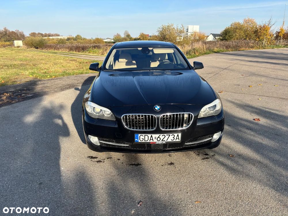 BMW Seria 5 550i - 5