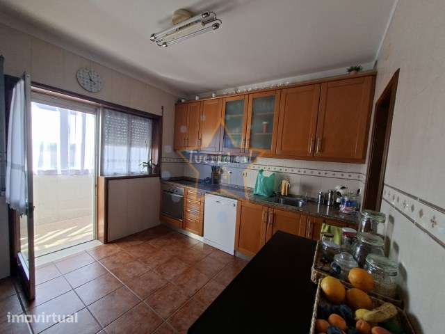 T3 na Maia com 2 casas de banho e garagem - Grande imagem: 5/17