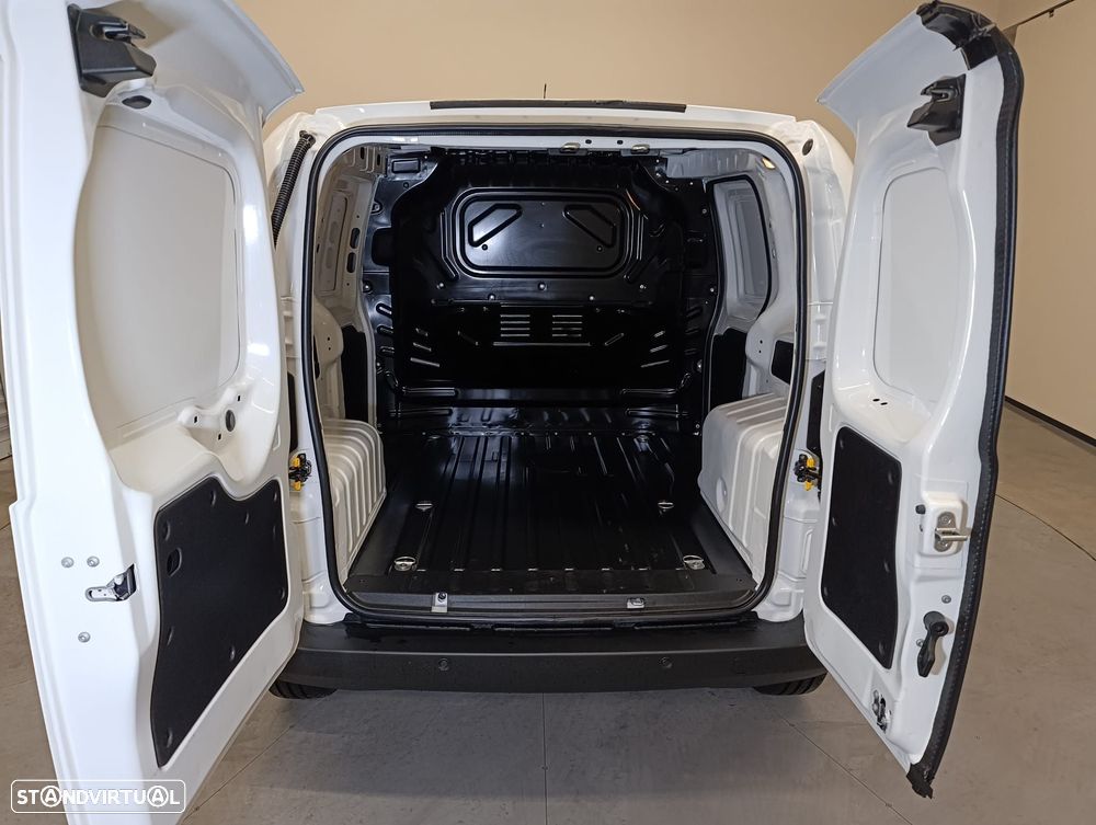 Fiat Fiorino 1.3 M-jet Adventure - 9