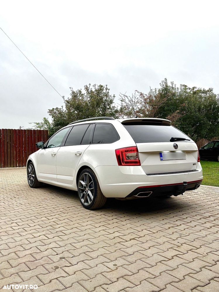 Skoda Octavia 2.0 TDI DSG RS - 2