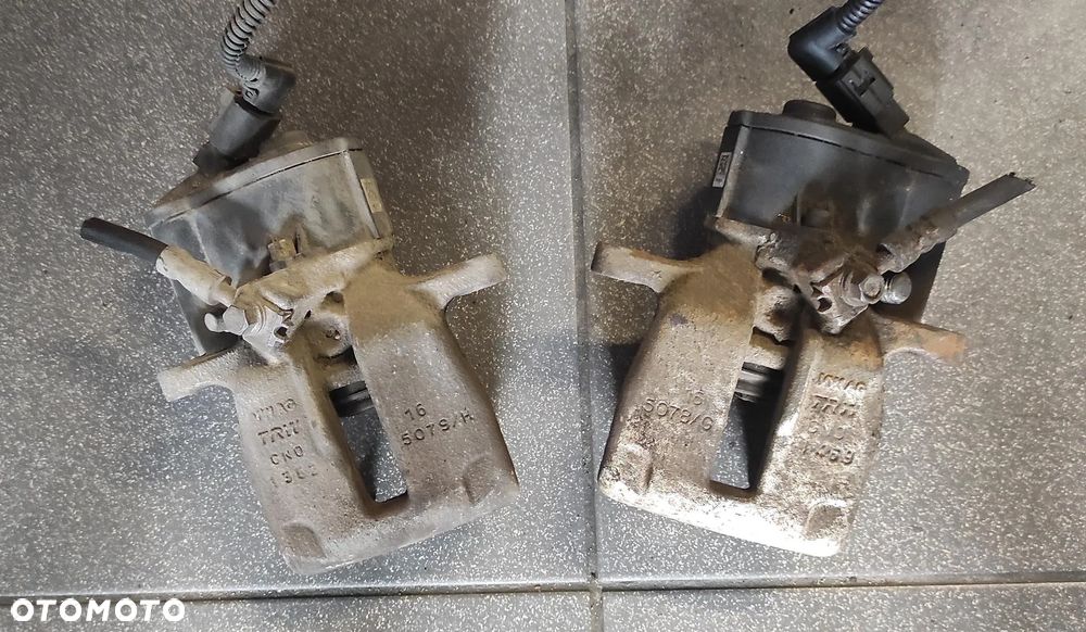 VW PASSAT B6 B7 CC ZACISK TYŁ TYLNY HAMULCOWY HAMULCA RĘCZNEGO ELEKTRYCZNY LEWY PRAWY WYSYŁKA !!!! - 1