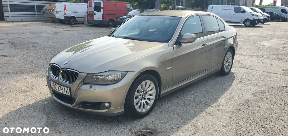 BMW Seria 3 325i Edition Exclusive - 32