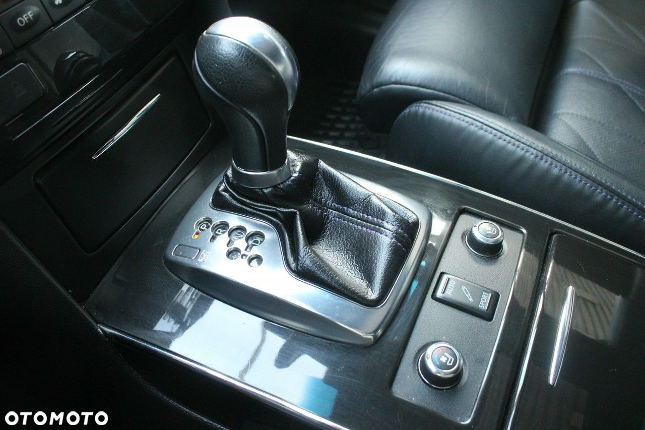 Infiniti QX70 - 22