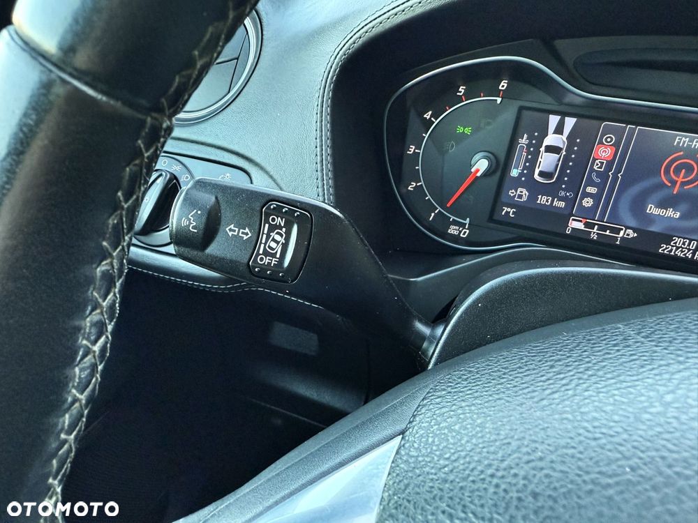 Ford S-Max - 32