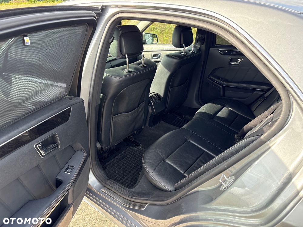 Mercedes-Benz Klasa E 220 CDI BlueEff Avantgarde - 21
